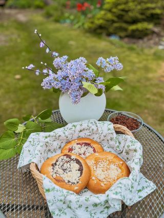 Myslím, že spousta z nás zná ten každodenní shon. Z práce do práce, ze školy do školy, do toho povinnosti, starosti,...